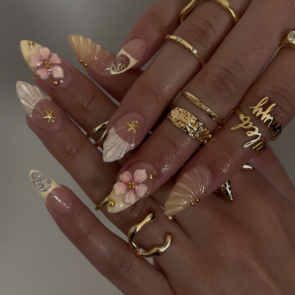 Golden Tide | Cat-Eye Velvet Almond Press-Ons press-on nail set