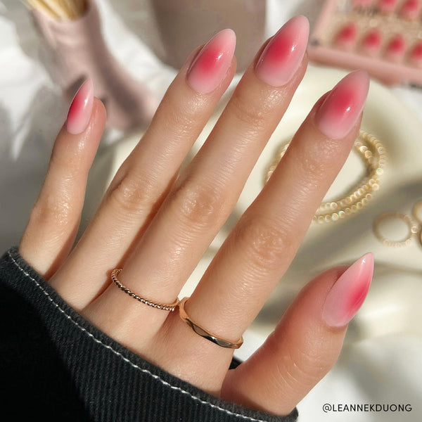 Blushing Aura | Watercolor Aura Almond Press-Ons press-on nail set