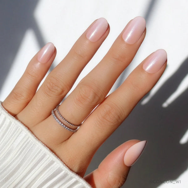 Crystal Glaze | Milky Cloud Dancer Oval Press-Ons press-on nail set