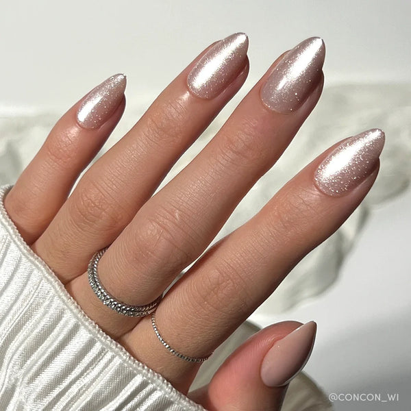 The Vow | Cat-Eye Velvet Almond Press-Ons press-on nail set