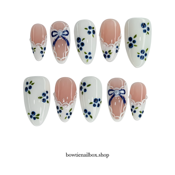 BLUEBERRY DREAM | Milky Cloud Dancer Almond Press-Ons press-on nail set