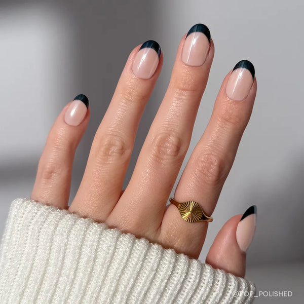Onyx Glaze | Milky Cloud Dancer Round Press-Ons press-on nail set