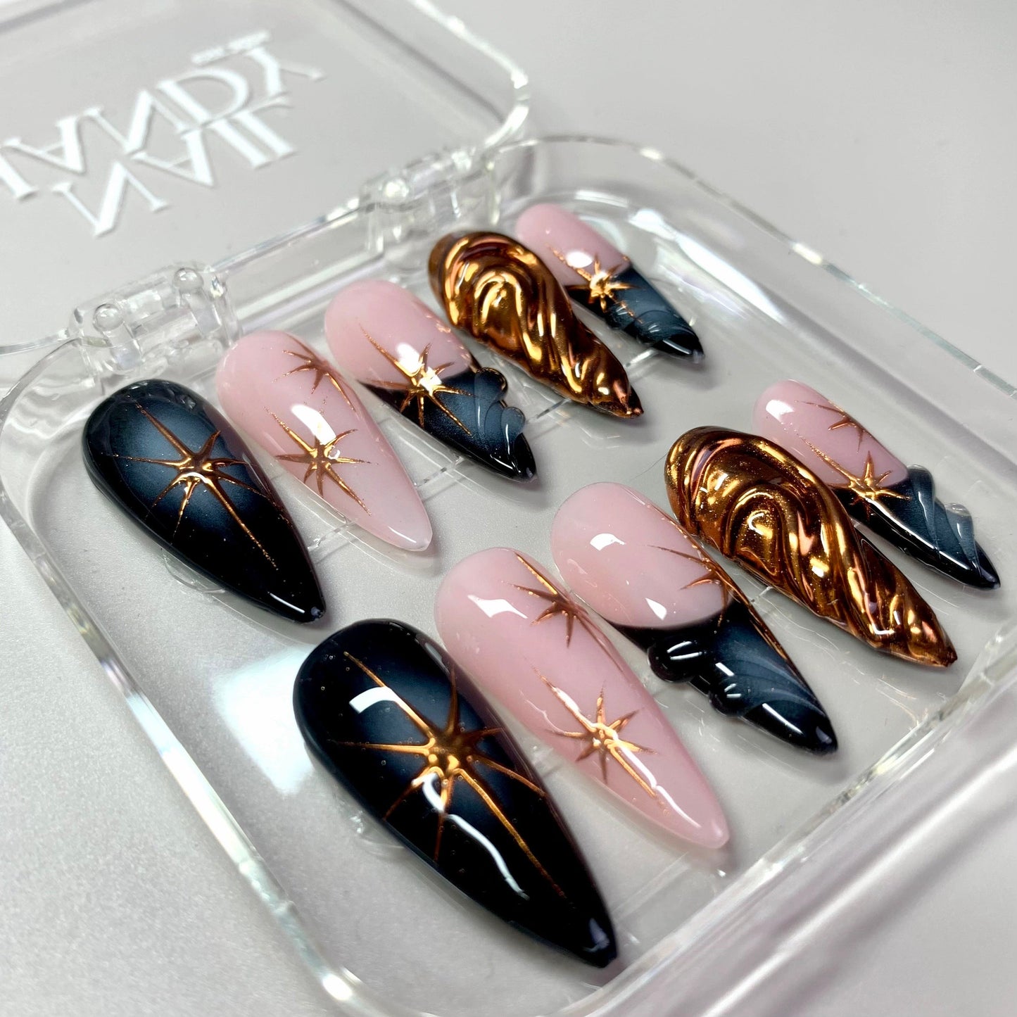 Royal Flame press-on nail set - XS to L sizing, cat-eye velvet design
