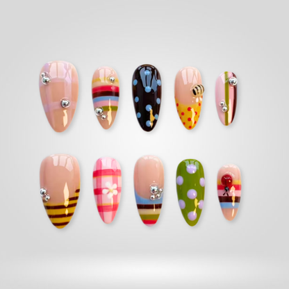 Playful Vibes press-on nail set - XS to L sizing, cat-eye velvet design