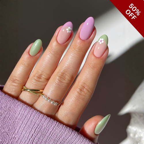 Petal Muse cat-eye velvet press-on nails - round shape, front view