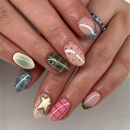 Blooming Picnic press-on nail set - XS to L sizing, cat-eye velvet design