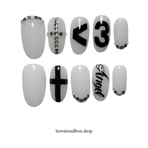 ANGEL HEART floral press-on nails - almond shape, front view