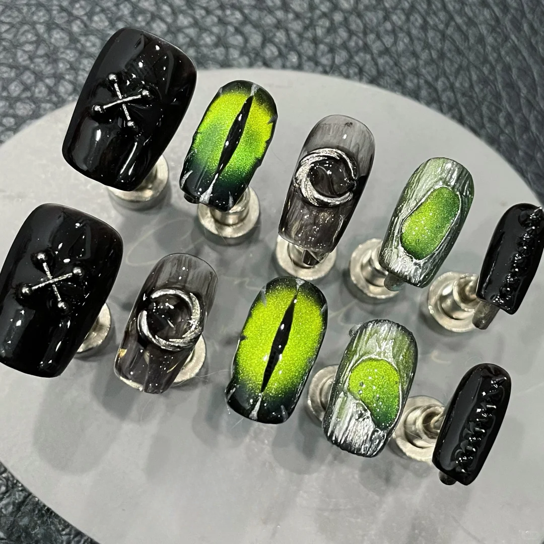 Ethereal Eyes press-on nail set - XS to L sizing, pearl-shift design