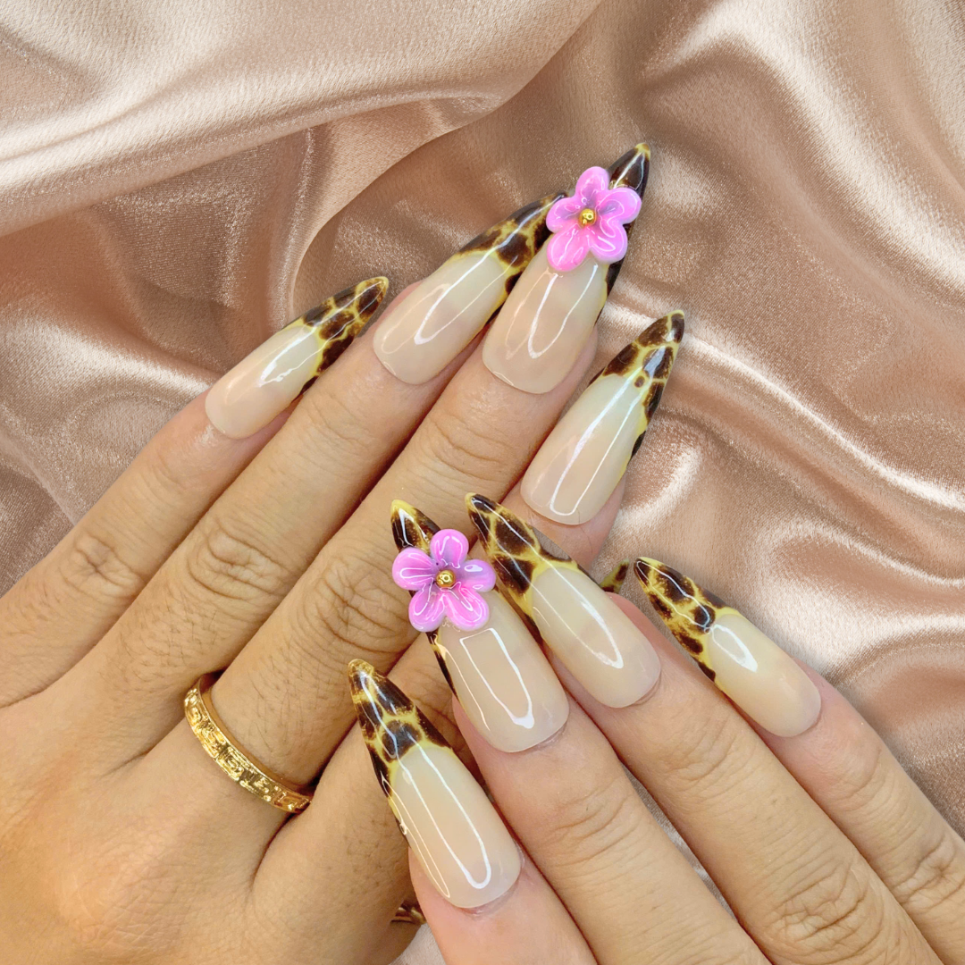 Luxe Essence press-on nails close-up texture detail - pearl-shift finish, US shipping