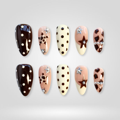 Summer Dot press-on nail set - XS to L sizing, polka dot design