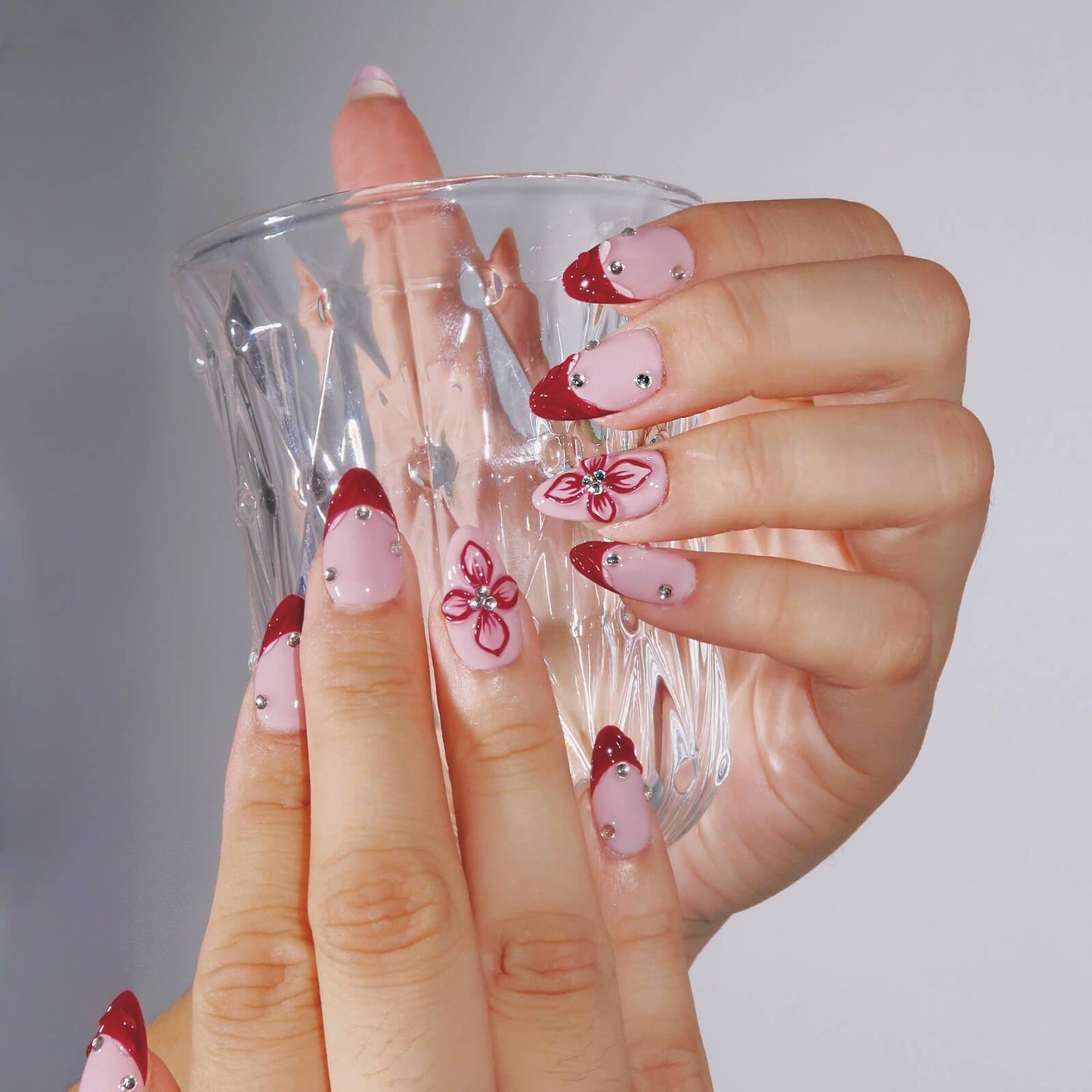 Amour de Fleur press-on nails - image 5 of 8, milky cloud dancer almond