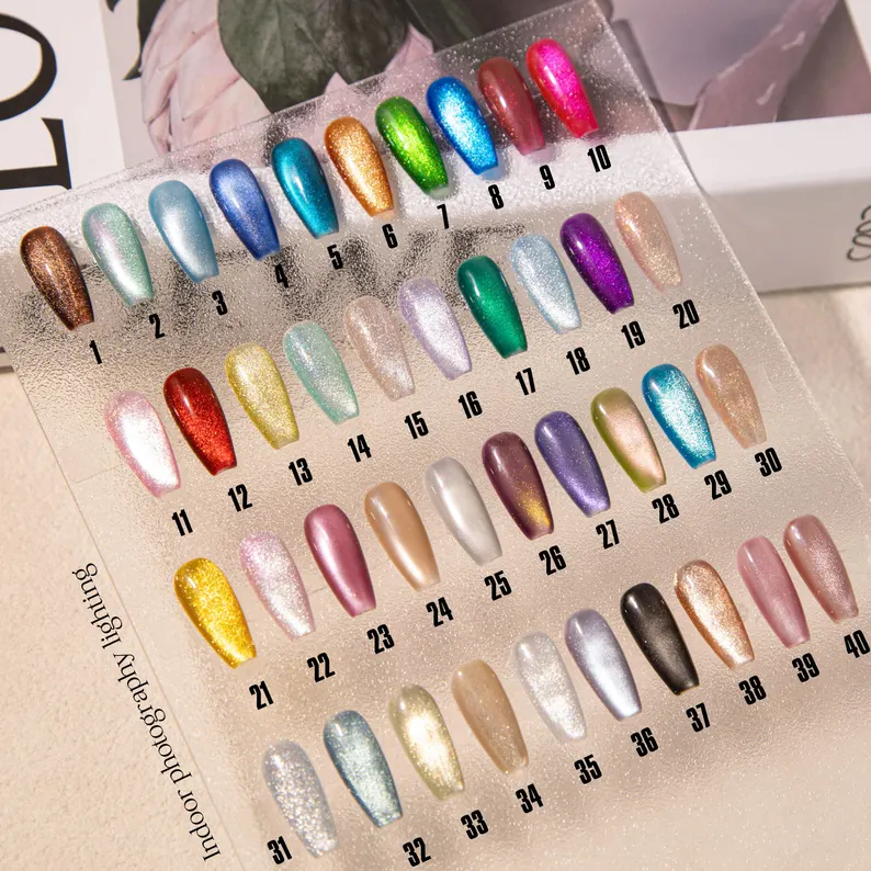 Solid Cat Eye cat-eye velvet press-on nails - almond shape, front view