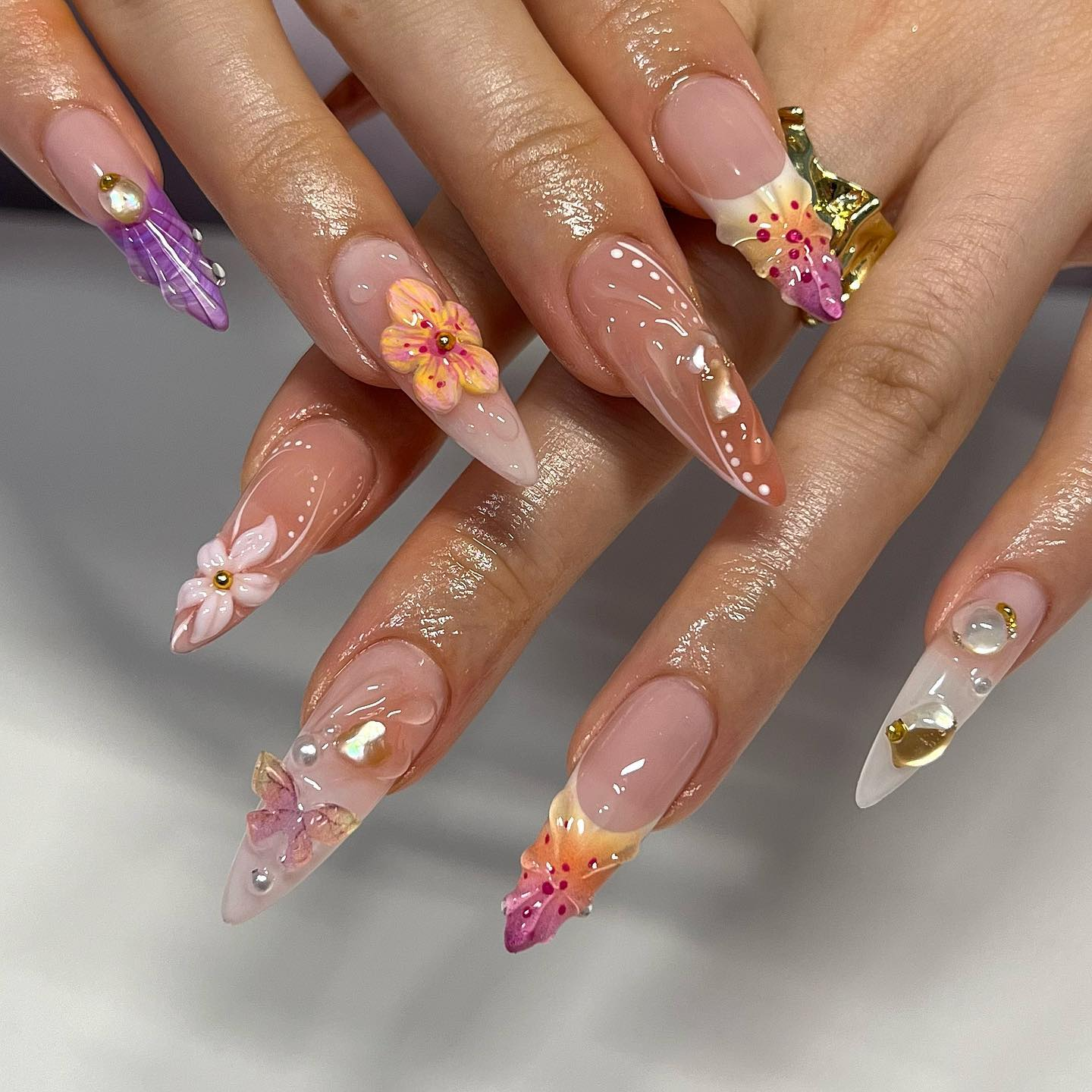 Summer Bloom press-on nails close-up texture detail - cat-eye velvet finish, US shipping