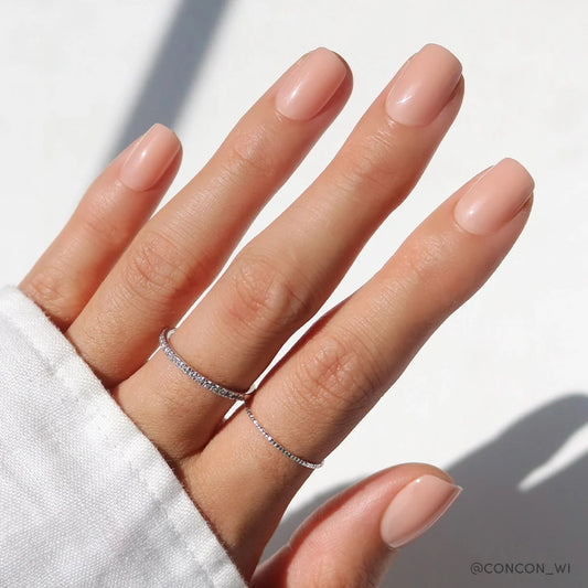 FOR THE "IT" GIRLS soft neutral press-on nails - square shape, front view