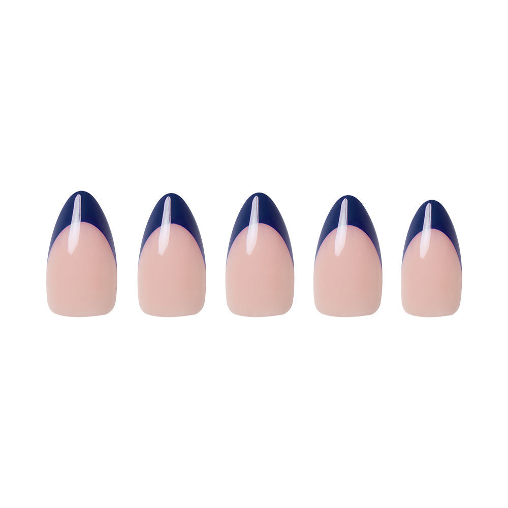 French Riviera press-on nails on hand - lifestyle photo, french tip finish