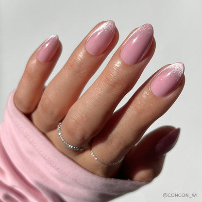 Lovers Blush cat-eye velvet press-on nails - almond shape, front view