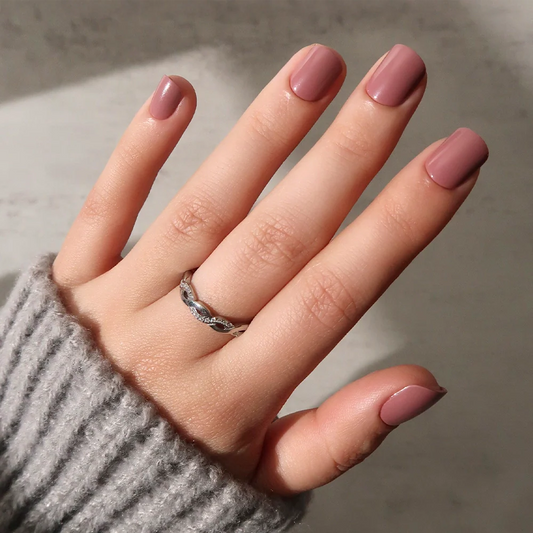 Mauve Cutie pastel press-on nails - round shape, front view