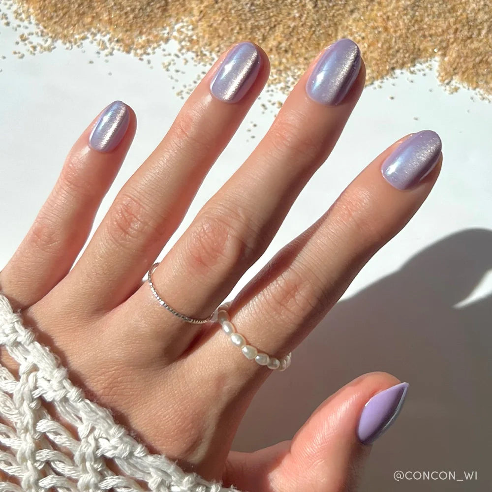Mermaid's Tail cat-eye velvet press-on nails - oval shape, front view