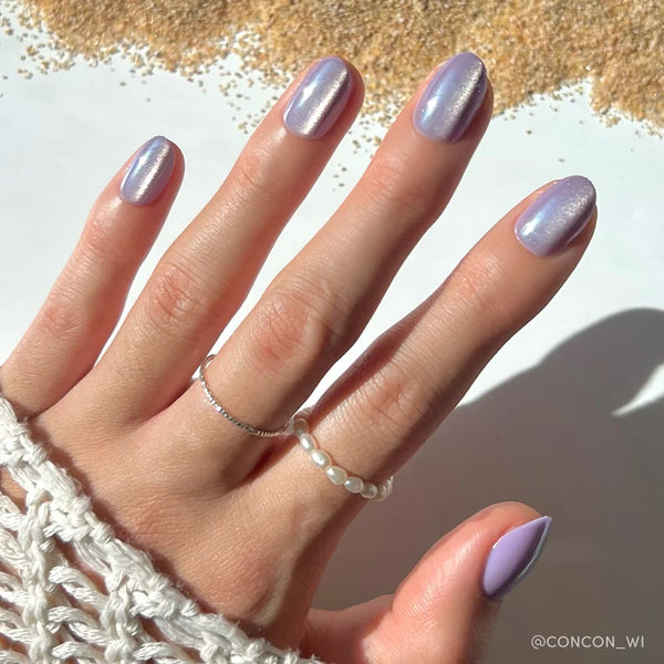 Mermaid's Tail | Cat-Eye Velvet Oval Press-Ons press-on nail set