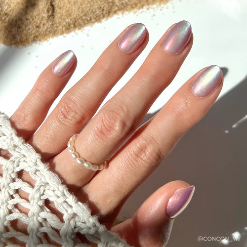 Oyster cat-eye velvet press-on nails - oval shape, front view