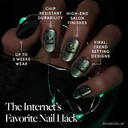 Peek-o’-Lantern press-on nail set - XS to L sizing, cat-eye velvet design
